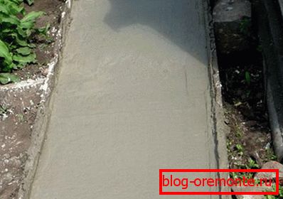1 del cementa. 3 dele peska (ga je treba očistiti, to je brez nečistoč in tujih snovi).3 deli zdrobljenih granitnih ruševin (5-10 mm).Plastifikator 05, -3% celotne mase. To snov je treba razredčiti.Polipropilensko vlakno s hitrostjo 600 gramov na 1 kubični meter mešanice.Voda (glede na situacijo). Postopek ustvarjanja