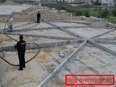 Ravna strešna podlaga z betonskim estrihu