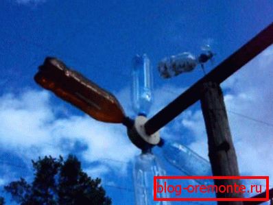Vetrnica s plastično steklenico, ki jo izdelujejo lastne roke