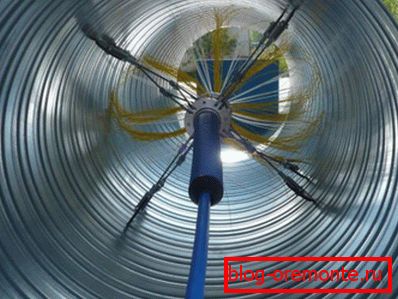 Postopek prebijanja blokade z plastično krtačo