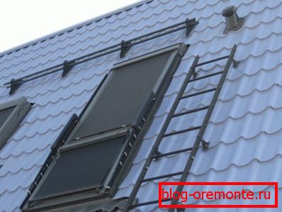 Aluminijasta kovinska ploščica