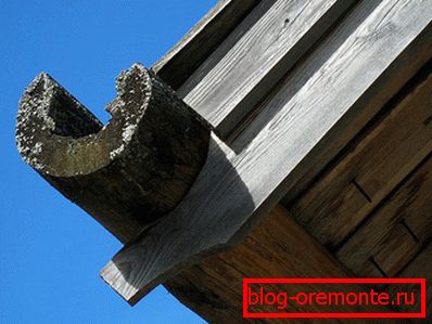 Stari leseni žleb