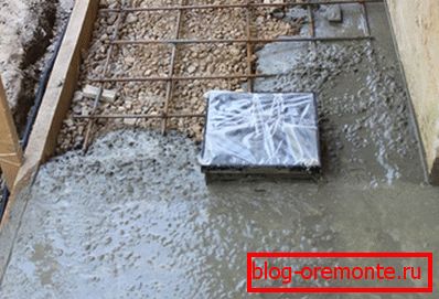 Beton, pripravljen z lastnimi rokami, strdi po istem principu. Beton, pripravljen z lastnimi rokami, strdi po istem principu.
