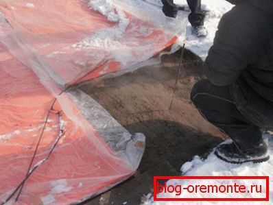 Beton je nameščen v izoliran opaž. Beton je nameščen v izoliran opaž.