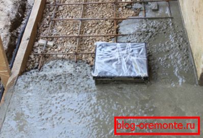 Betonski tlak okoli hiše. Betonski tlak okoli hiše.