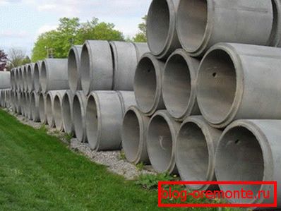 Betonski obroči so predstavljeni v različnih velikostih in oblikah koncev. Betonski obroči so predstavljeni v različnih velikostih in oblikah koncev.