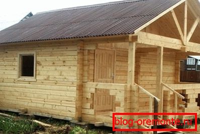 Hiše v obliki črke so lahko nameščene na kupu, gradnja blokov pa zahteva trdno podlago ali prisotnost grla Hiše v obliki črke so lahko nameščene na kupu, gradnja blokov pa zahteva trdno podlago ali prisotnost grla