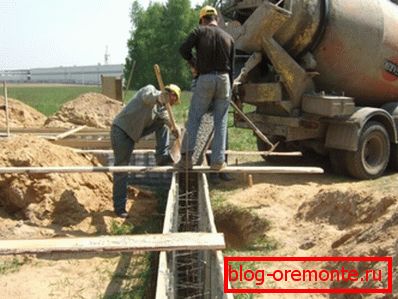 Tesnejši bomo napolnili malto, močnejši bo beton. Tesnejši bomo napolnili malto, močnejši bo beton.