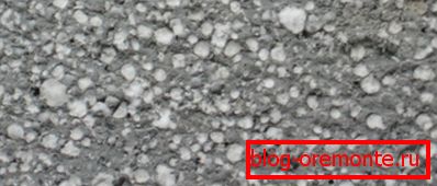 Za zmanjšanje toplotne prevodnosti lahko v raztopino vnesemo granule polistirena. Za zmanjšanje toplotne prevodnosti lahko v raztopino vnesemo granule polistirena.