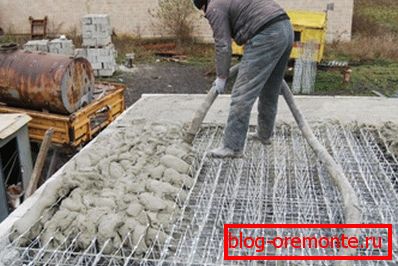 Za polnjenje lahko uporabite črpalko. Ta naprava bo v najkrajšem možnem času omogočila dokončanje naloge.
