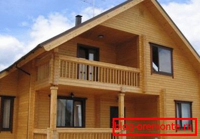 Hiša zgrajena po standardni zasnovi Hiša zgrajena po standardni zasnovi