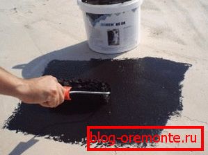 Emulzija ščiti površino pred izgubo vlage Emulzija ščiti površino pred izgubo vlage