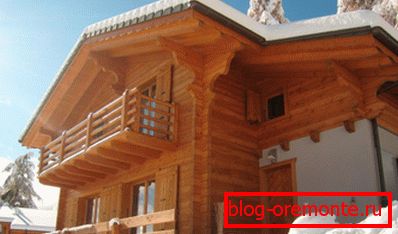 Fotografija hiše s profiliranim lesom Fotografija hiše s profiliranim lesom