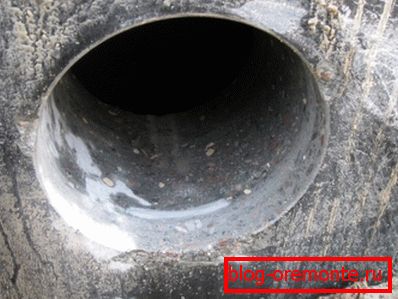 Fotografija vam omogoča, da ocenite kakovost robov pri delu z diamantno krono. Fotografija vam omogoča, da ocenite kakovost robov pri delu z diamantno krono.