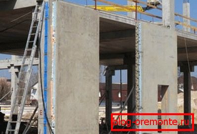 Fotografije armiranih betonskih plošč, ki so posebej zasnovane za gradnjo stanovanjske hiše Fotografije armiranih betonskih plošč, ki so posebej zasnovane za gradnjo stanovanjske hiše