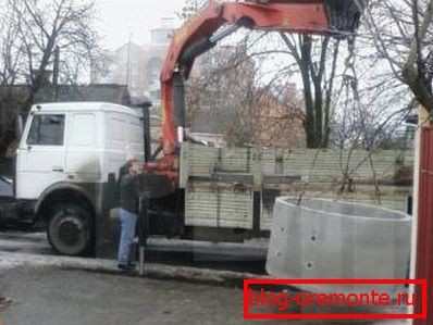 Zaradi velike teže takih izdelkov je morda potrebna posebna oprema za njegov prevoz, ki se nato uporabi med montažo