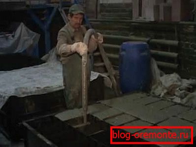 Изготовление блоков из pene beton заливкой в формы Изготовление блоков из pene beton заливкой в формы