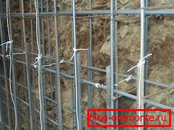Kvalitativna in pravilna ojačitev (na sliki) je še en kazalnik, ki neposredno vpliva na trdnost betonskega izdelka. Kvalitativna in pravilna ojačitev (na sliki) je še en kazalnik, ki neposredno vpliva na trdnost betonskega izdelka.