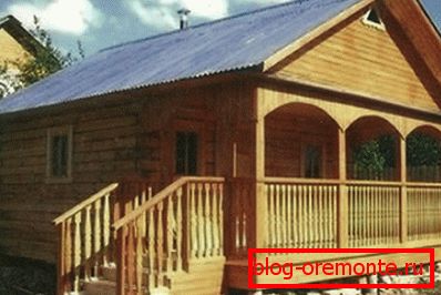 Kot je razvidno iz fotografije, projekti kopeli iz 6x6 palice omogočajo gradnjo praktičnih in elegantnih stavb. Kot je razvidno iz fotografije, projekti kopeli iz 6x6 palice omogočajo gradnjo praktičnih in elegantnih stavb.
