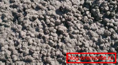 Claydite ima veliko manjšo težo kot klasični material Claydite ima veliko manjšo težo kot klasični material