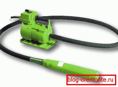 Klasični elektromehanski vibrator za beton. Klasični elektromehanski vibrator za beton.