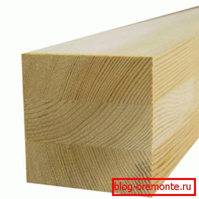 Ljepljeni laminirani les z dimenzijami 150 do 150 mm. Ljepljeni laminirani les z dimenzijami 150 do 150 mm.