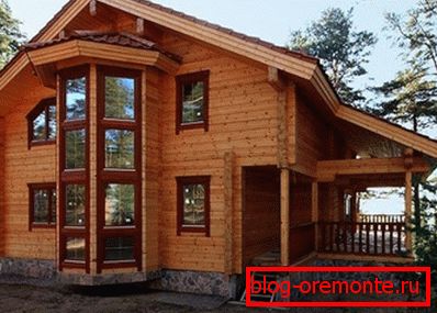 Kompaktna hiša iz bara - rezultat kompetentnega dela Kompaktna hiša iz bara - rezultat kompetentnega dela