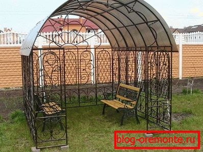 Kavč gazebo s polikarbonatno streho