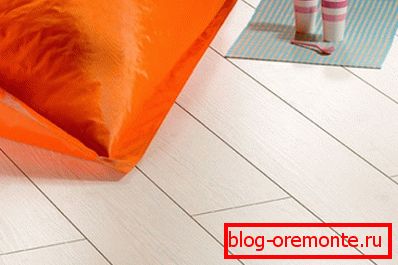 Bela borni laminat