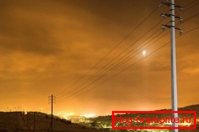 Električna napeljava z betonskimi stebri Električna napeljava z betonskimi stebri