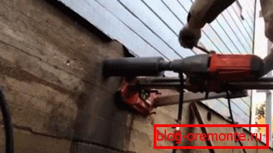 Mojster se vrti v betonu Mojster se vrti v betonu
