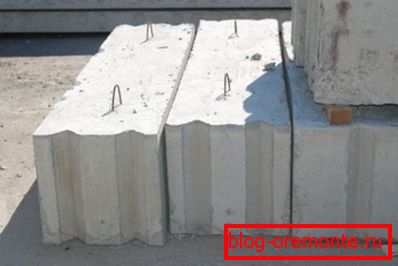 Moduli z žlebovi in zankami za žerjav Moduli z žlebovi in zankami za žerjav