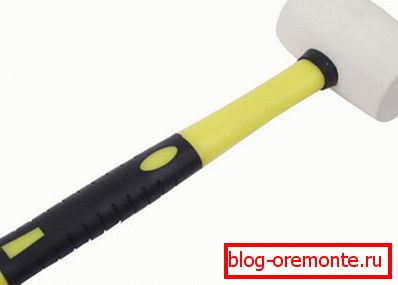Kladivo z gumijastim delom Kladivo z gumijastim delom