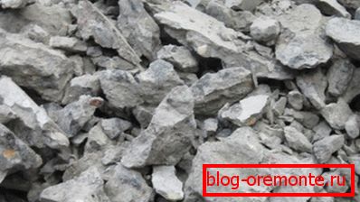 Na fotografiji - poceni gradbeni material, dobljen z drobljenjem betonskih izdelkov Na fotografiji - poceni gradbeni material, dobljen z drobljenjem betonskih izdelkov