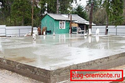 Na fotografiji - končana osnova, izdelana v obliki trdne plošče Na fotografiji - končana osnova, izdelana v obliki trdne plošče