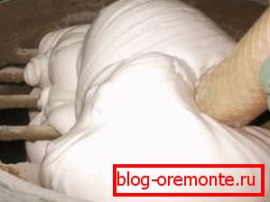 Na fotografiji - penasto sredstvo beljakovinskih komponent Na fotografiji - penasto sredstvo beljakovinskih komponent