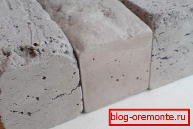 V foto - cementnem kamnu, pridobljenem v procesu hidratacije cementa. V foto - cementnem kamnu, pridobljenem v procesu hidratacije cementa.