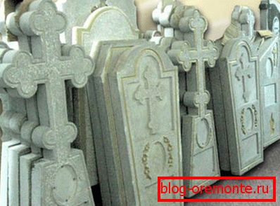 Na fotografiji: oblike za izdelavo konkretnih spomenikov so raznolike, zato je pomembno, da izberete možnost, ki vam najbolj ustreza Na fotografiji: oblike za izdelavo konkretnih spomenikov so raznolike, zato je pomembno, da izberete možnost, ki vam najbolj ustreza