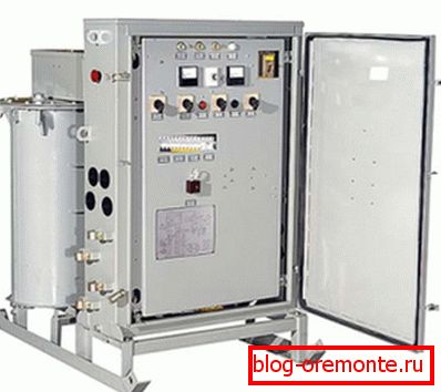 Na fotografiji: korak navzdol transformator je pomemben del sistema. Na fotografiji: korak navzdol transformator je pomemben del sistema.