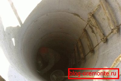 Začnemo spodkopati tla pod stolpcem. Začnemo spodkopati tla pod stolpcem.