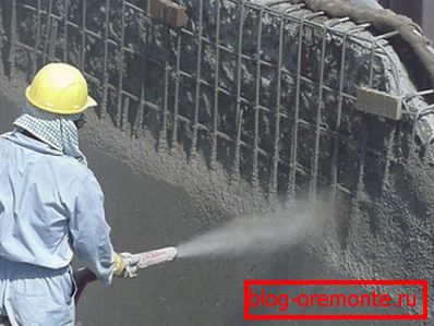 Uporaba betonskega betona na navpični ravnini Uporaba betonskega betona na navpični ravnini