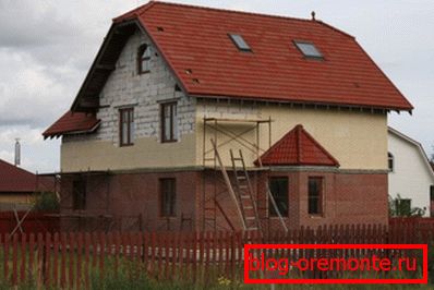 Zunanja dekoracija hiše gaziranega betona - obvezen postopek. Zunanja dekoracija hiše gaziranega betona - obvezen postopek.