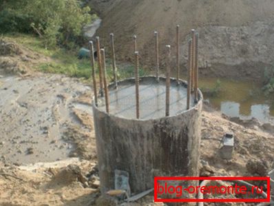 Spodnji del okroglega stolpca Spodnji del okroglega stolpca
