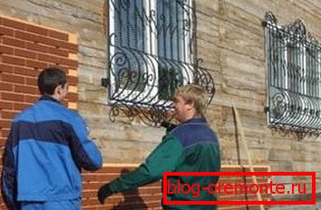 Fasadna stran pod opeko Fasadna stran pod opeko