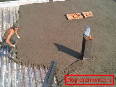 Prekrivanje zgornjega pločevinastega preprogalnega materiala - litje