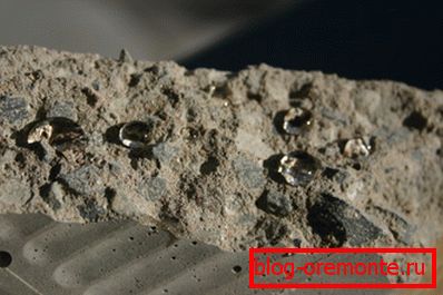 Gosta notranja zgradba visokokakovostnega monolitnega betona. Gosta notranja zgradba visokokakovostnega monolitnega betona.