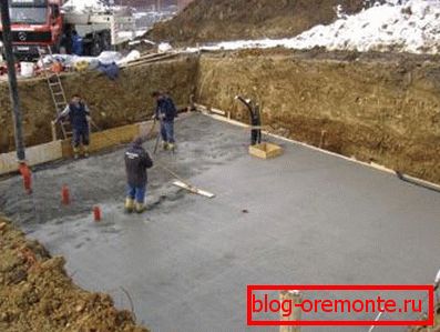 Edini temelj je pogosto izdelan iz puste raztopine. Edini temelj je pogosto izdelan iz puste raztopine.