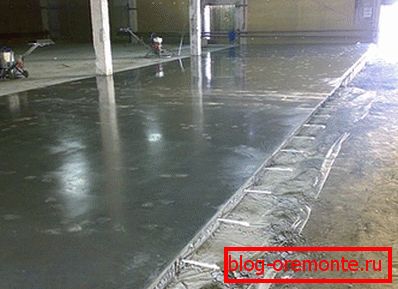 Betonska tla v industrijskih prostorih Betonska tla v industrijskih prostorih
