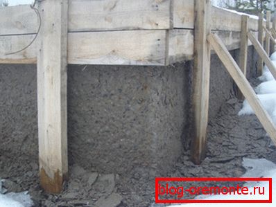 Posledice zimskega prelivanja: piling materiala s površine Posledice zimskega prelivanja: piling materiala s površine