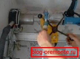 Če je potrebno, lahko kupite poseben sponko, ki vam omogoča, da pretvorite običajen udarec v podobno postajo Če je potrebno, lahko kupite poseben sponko, ki vam omogoča, da pretvorite običajen udarec v podobno postajo
